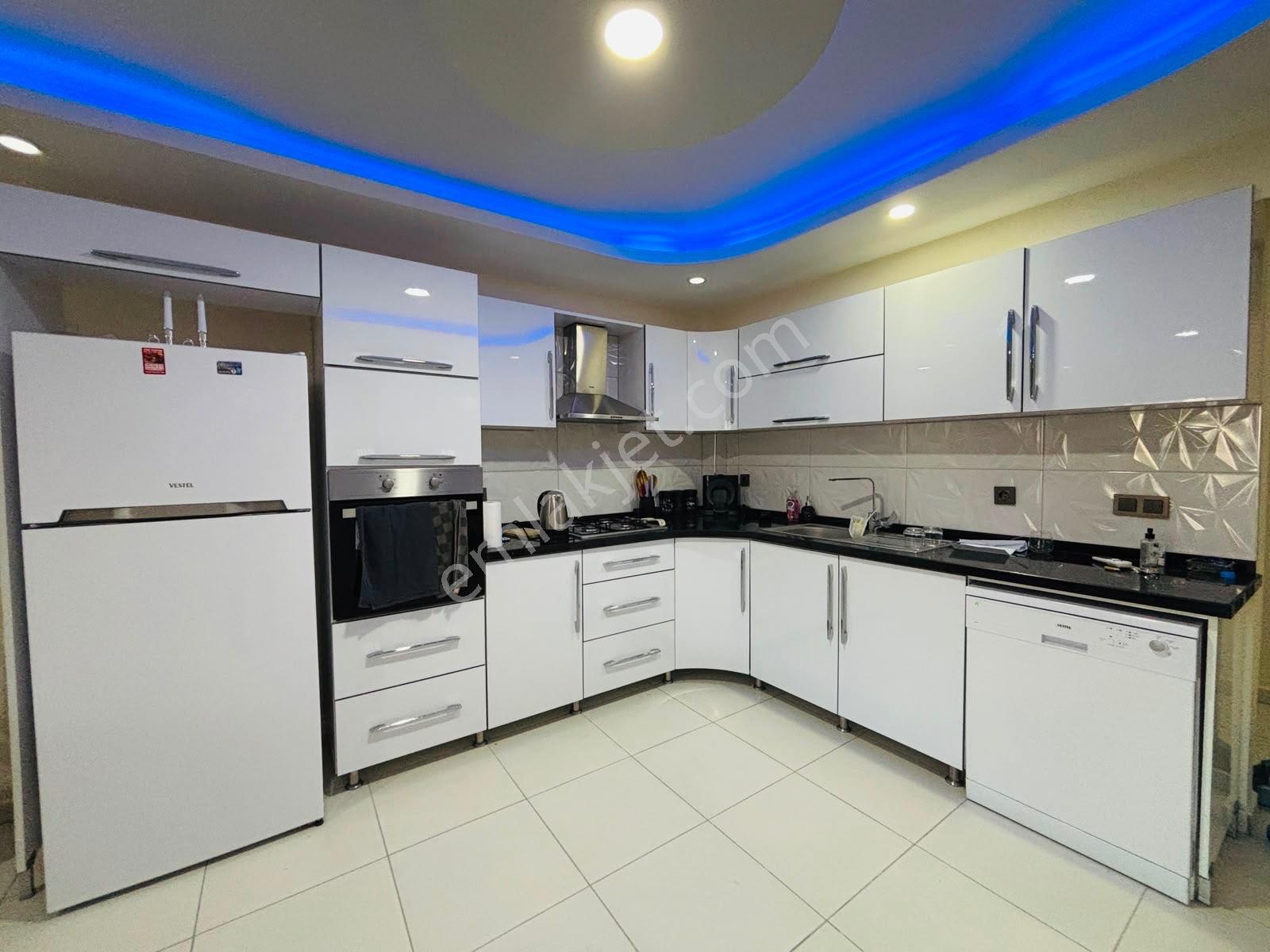 Akbük’te Denize Sıfır, Havuzlu Site İçinde Satılık 2+1 Daire Eşyalı — fotoğraf 3