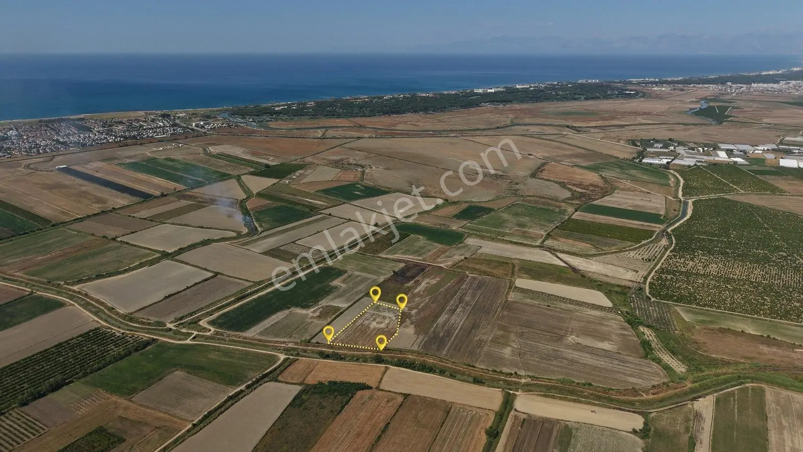 Osman Akça'Dan Denize Yakın 8895 M2 Tek Tapu Tarla