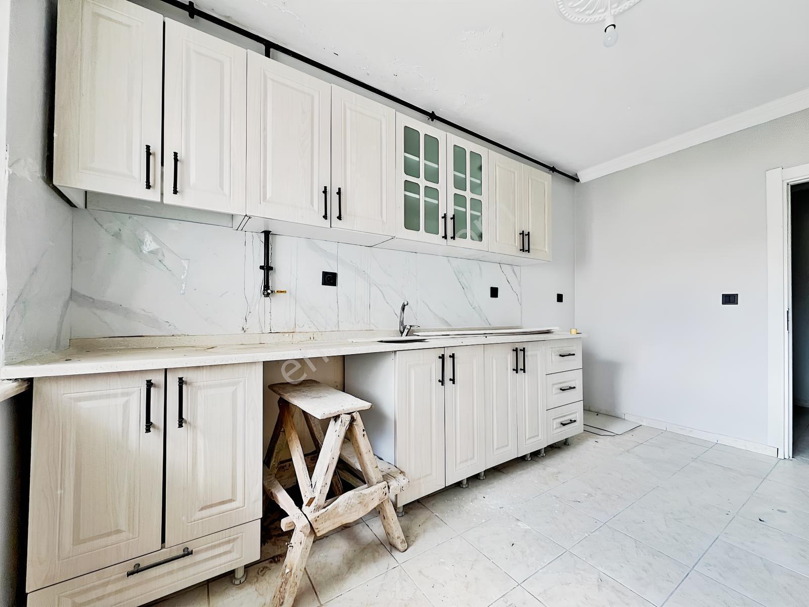 Az-er Yapıdan Cadde Üstü Çift Balkonlu 140m2 İskanlı Satılık 3+1 — fotoğraf 6