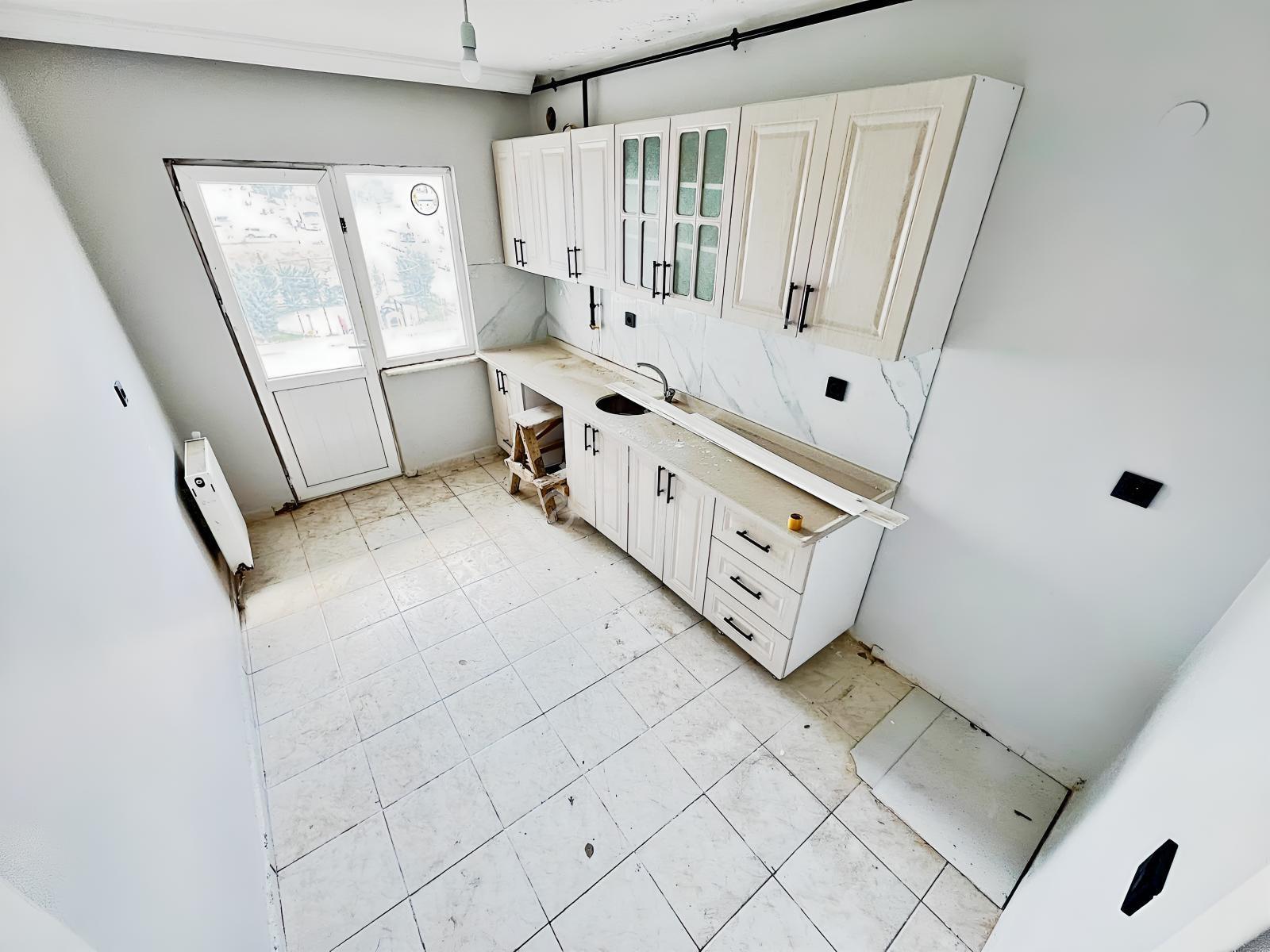 Az-er Yapıdan Cadde Üstü Çift Balkonlu 140m2 İskanlı Satılık 3+1 — fotoğraf 8