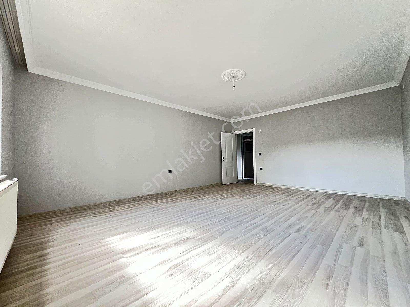Az-er Yapıdan Cadde Üstü Çift Balkonlu 140m2 İskanlı Satılık 3+1 — fotoğraf 31