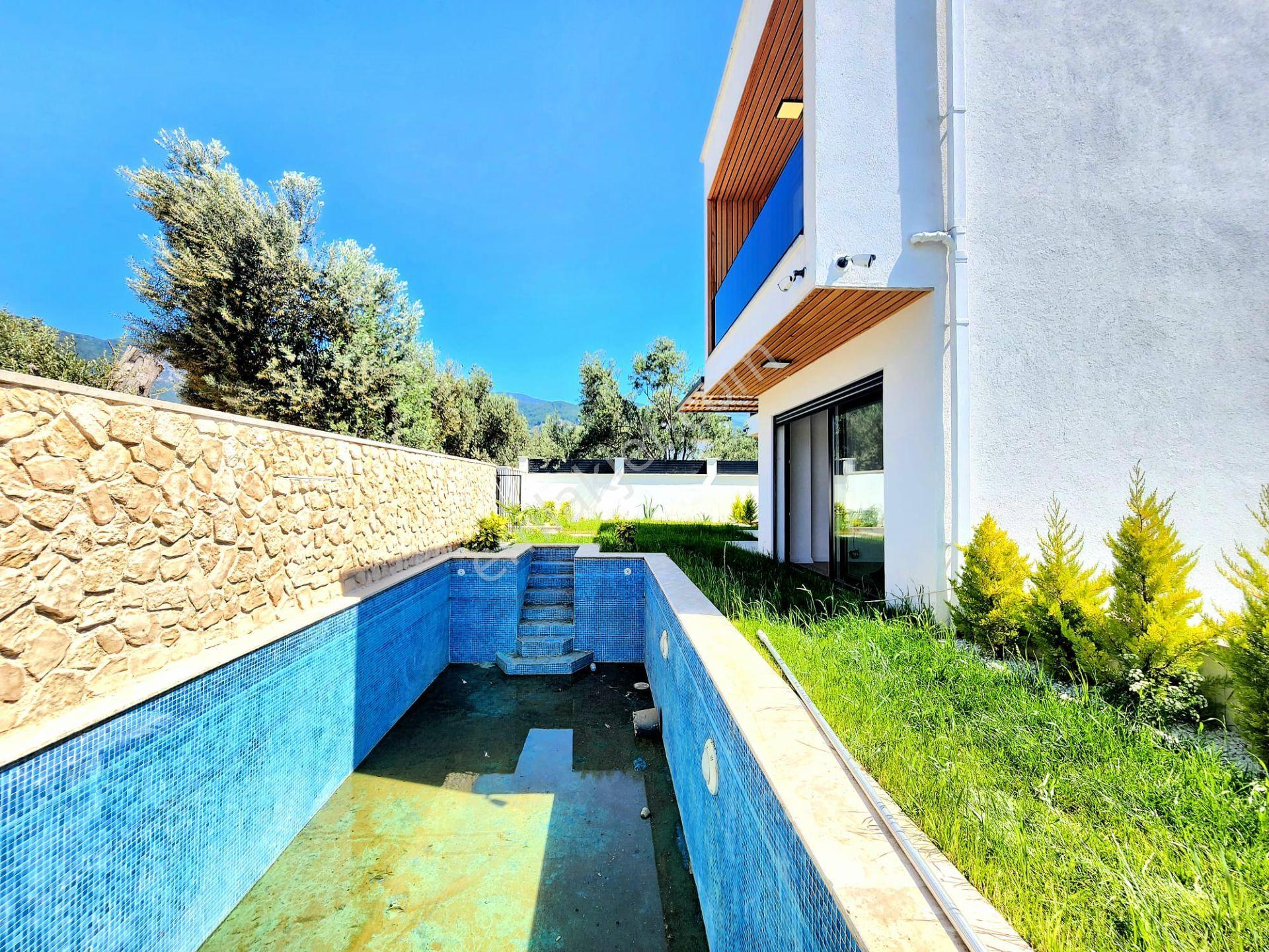 Gümüş'den Güre'de Özel Tasarım Saunalı Yüzme Havuzlu Ultra Lux 5+1 Villa — fotoğraf 28