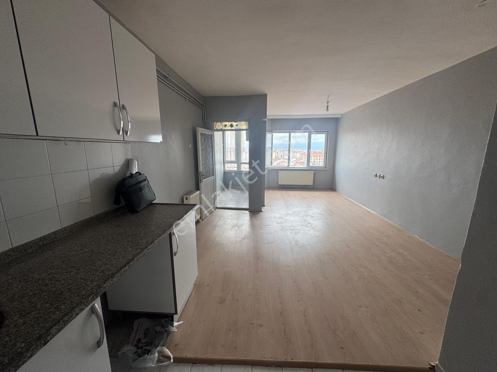 Rba'dan Alanönü Tramvay Durağı Yakını Satılık 3+1 Daire — fotoğraf 3