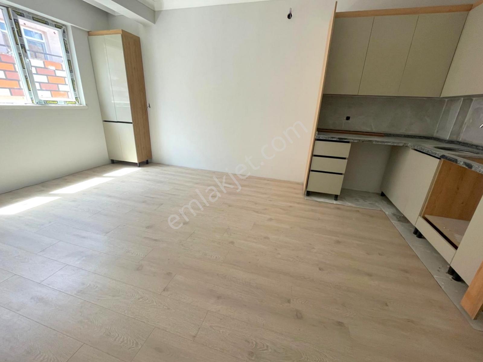 Erciyas'tan Cadde Üzeri Askeriye Yakını 3.katta 1+1 Sıfır Daire — fotoğraf 9