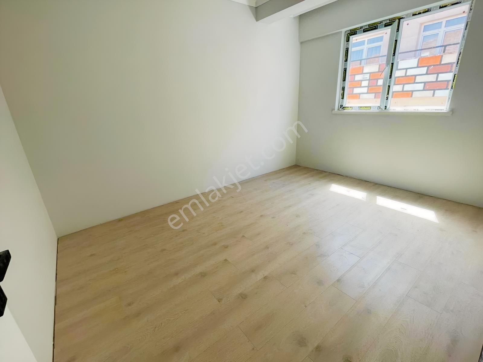 Erciyas'tan Cadde Üzeri Askeriye Yakını 3.katta 1+1 Sıfır Daire — fotoğraf 13