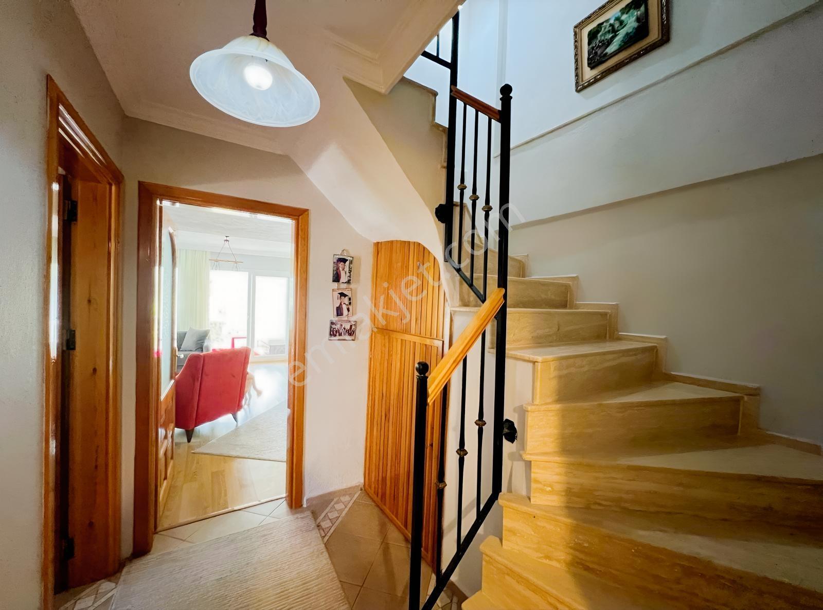 İzmir Seferihisar Satılık 5+1 Doğalgazlı | Bahçeli Teraslı Villa — fotoğraf 13