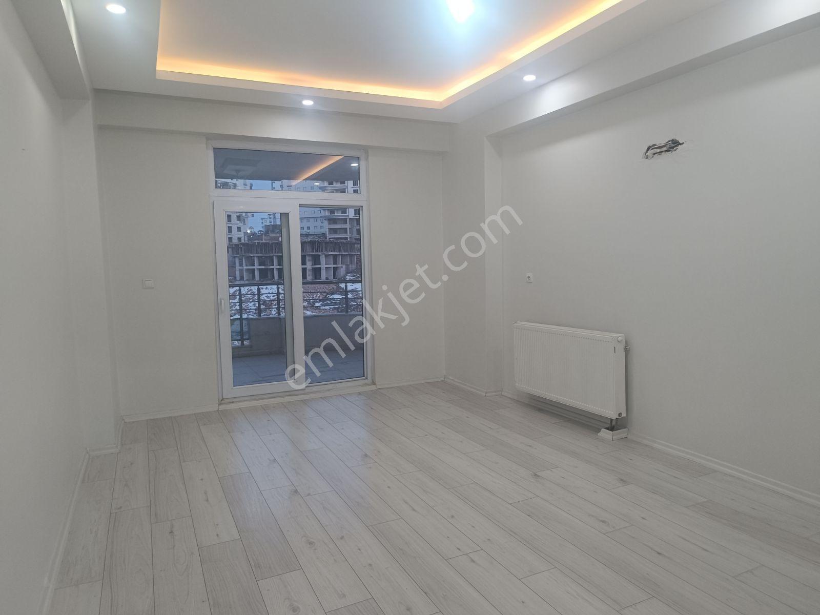 Vefa Evlerinde Satılık Lüks Daire