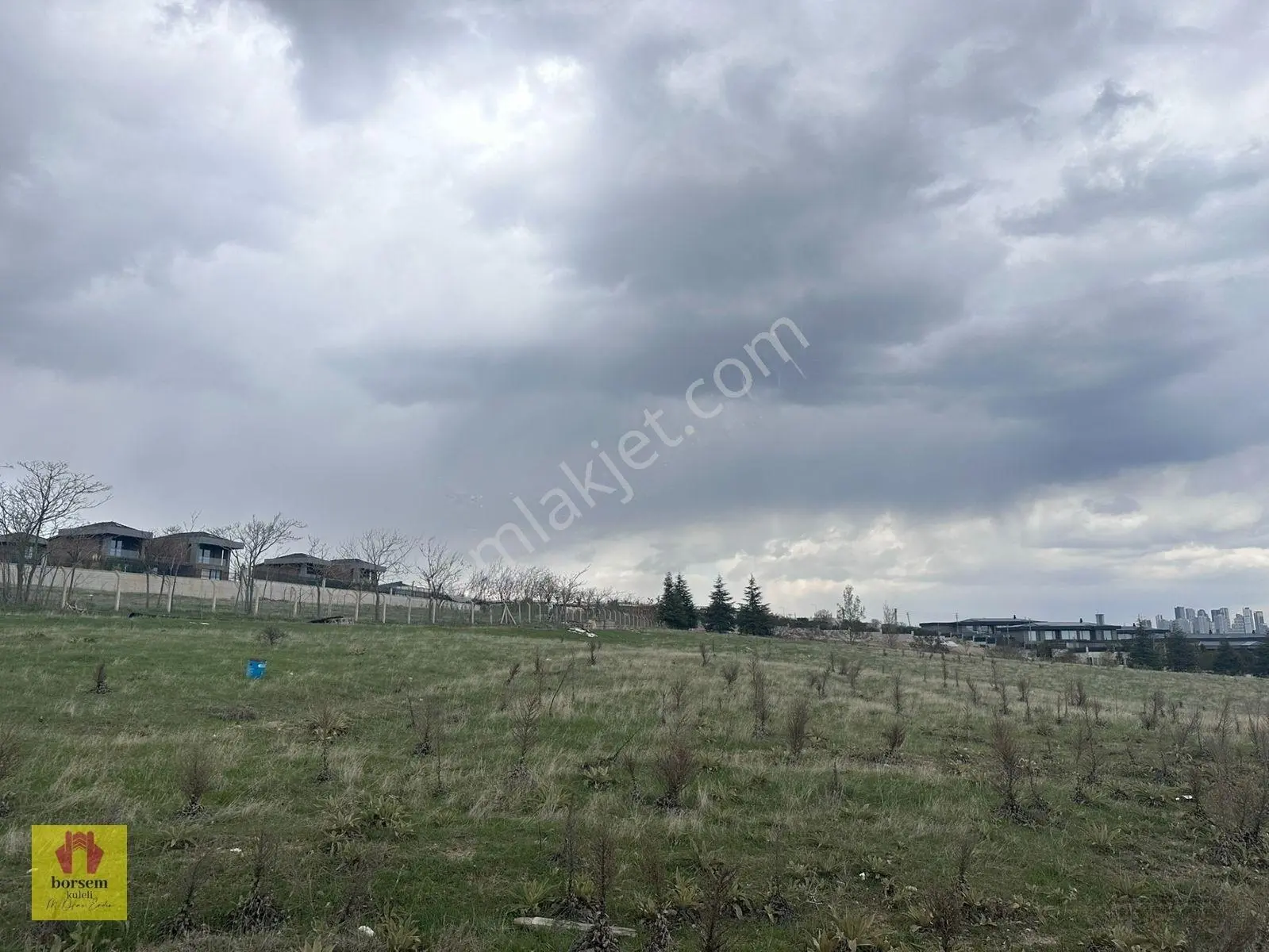 İncek Hacıların'ın Lüks Konut Bölgesinde Satılık Villa İmarlı 13.050 M2 Arsa — fotoğraf 3