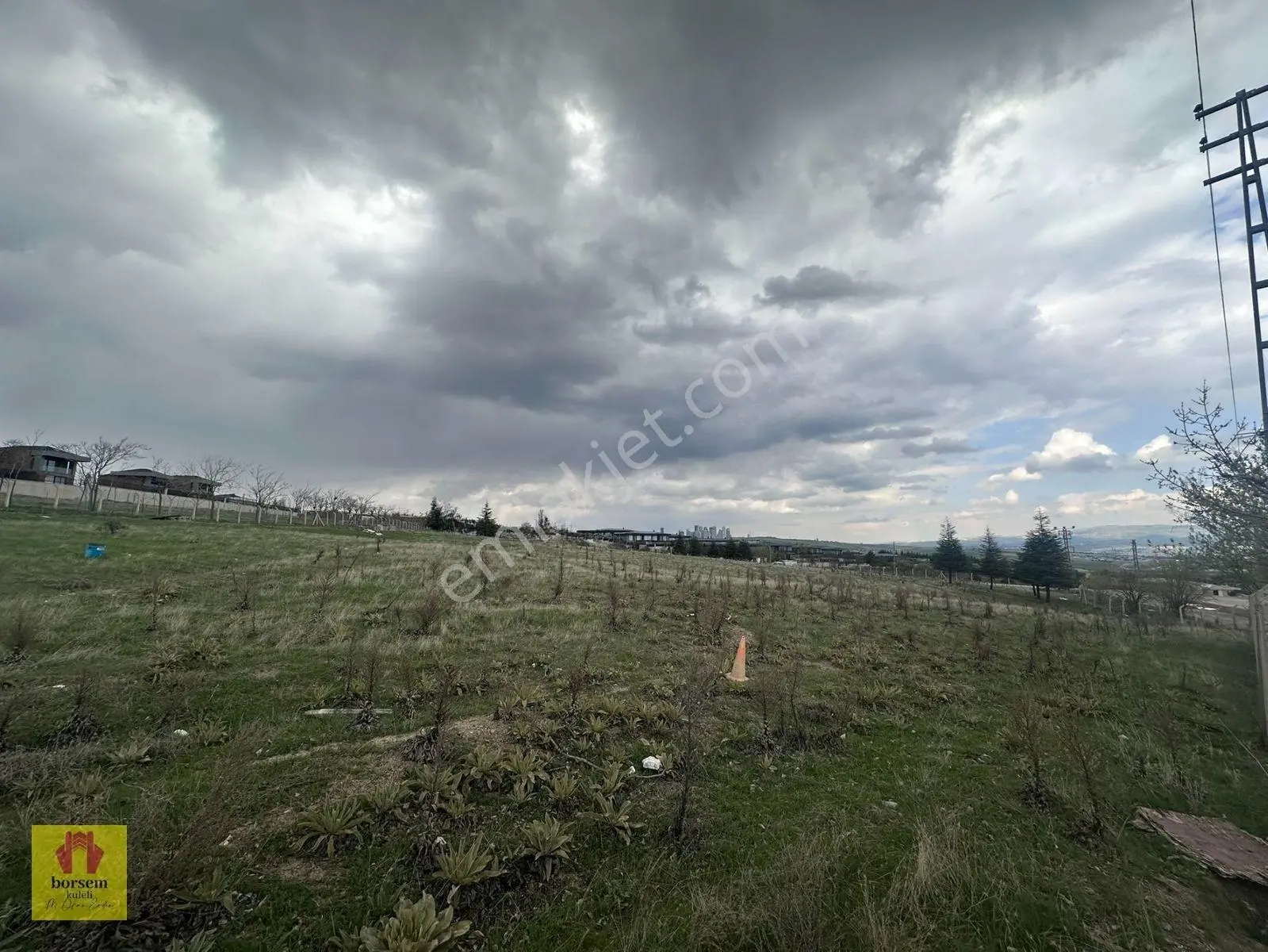 İncek Hacıların'ın Lüks Konut Bölgesinde Satılık Villa İmarlı 13.050 M2 Arsa — fotoğraf 4