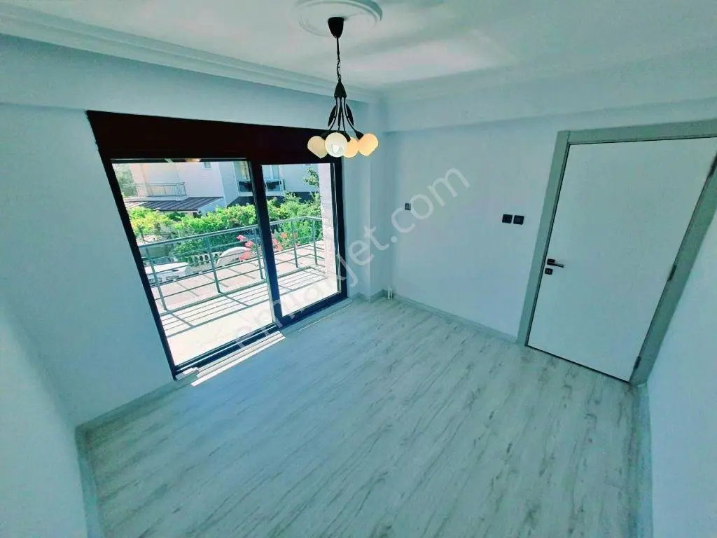 Uytundan Güre Fenerde Denize 150 Metre Bahçeli 4+1 Villa — fotoğraf 7