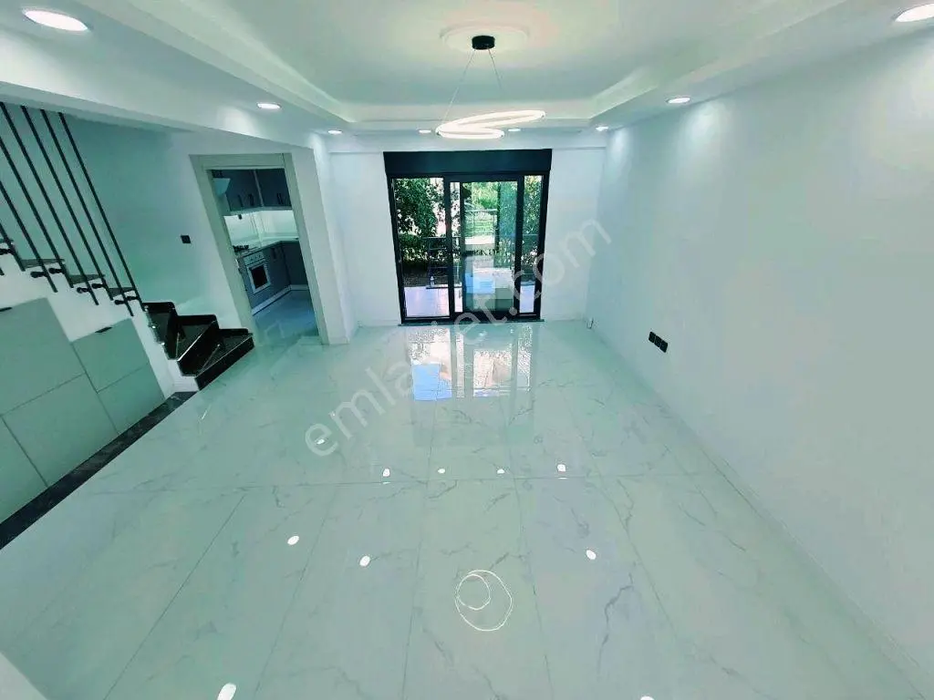 Uytundan Güre Fenerde Denize 150 Metre Bahçeli 4+1 Villa — fotoğraf 16