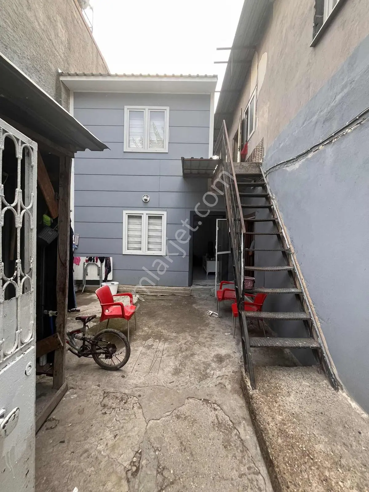 Gülbahçe'de Satılık 2 Katlı Bahçelı Müstakıl Ev — fotoğraf 4
