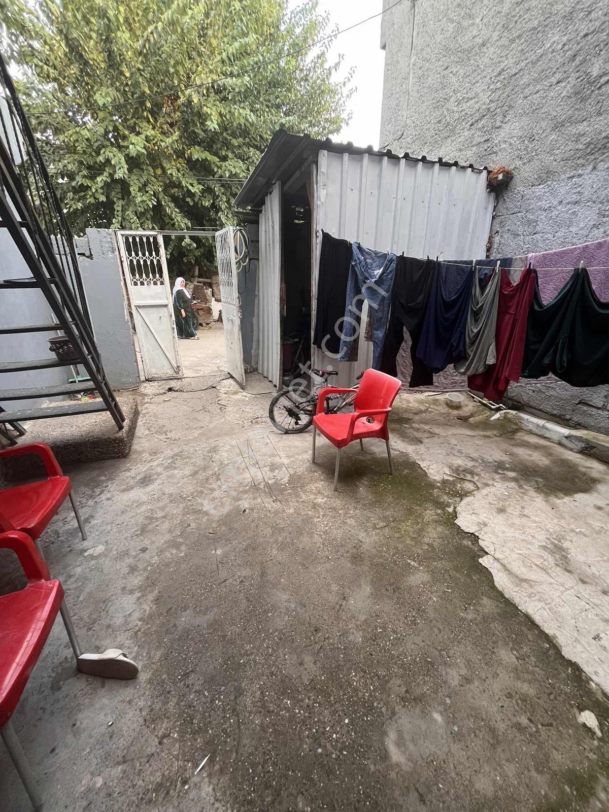 Gülbahçe'de Satılık 2 Katlı Bahçelı Müstakıl Ev — fotoğraf 13
