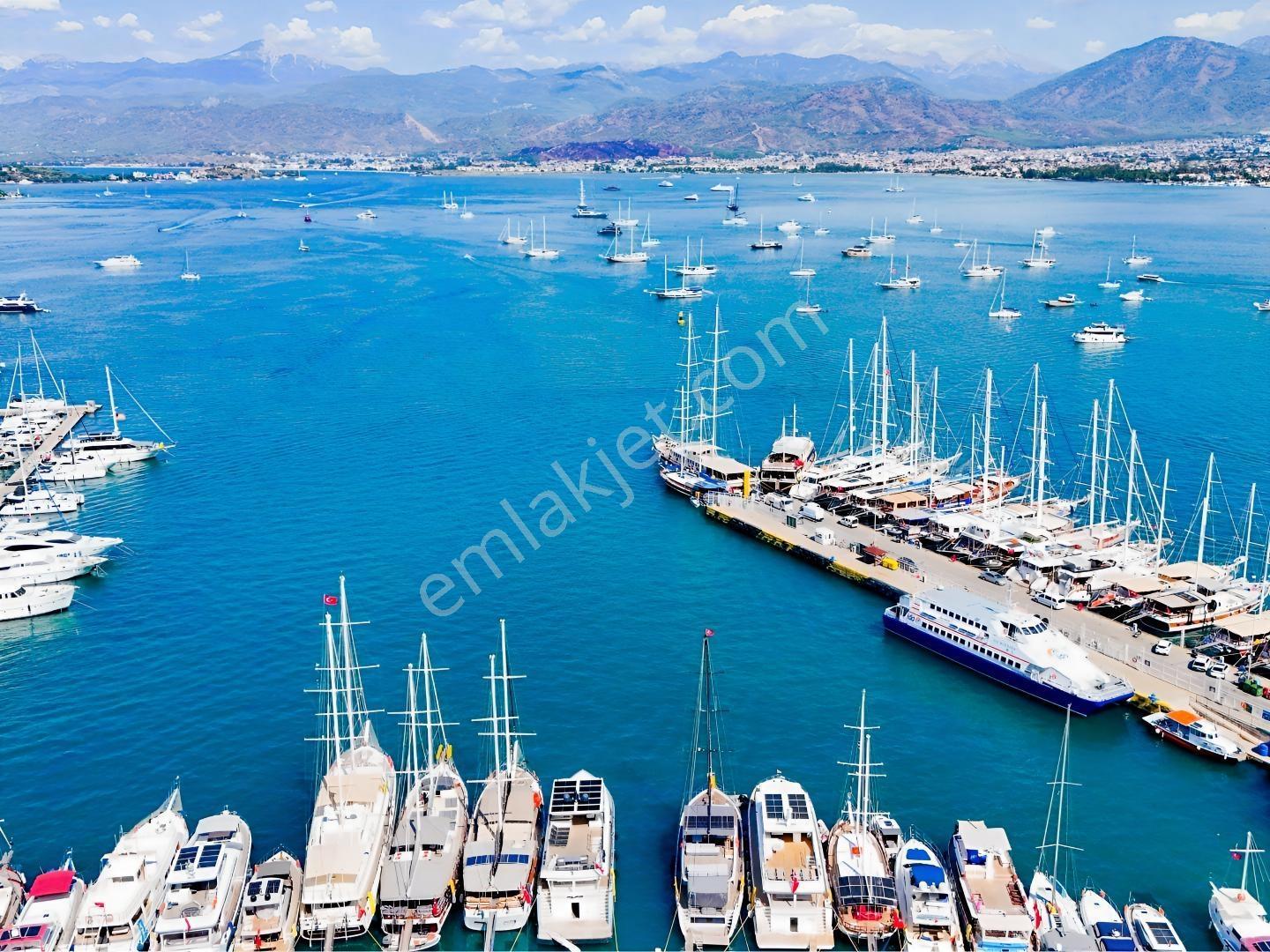 Karagözler Marinada Muhteşem Deniz Manzaralı Satılık 2+1 Daire — fotoğraf 3