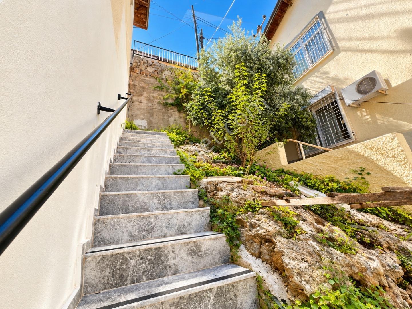 Karagözler Marinada Muhteşem Deniz Manzaralı Satılık 2+1 Daire — fotoğraf 14