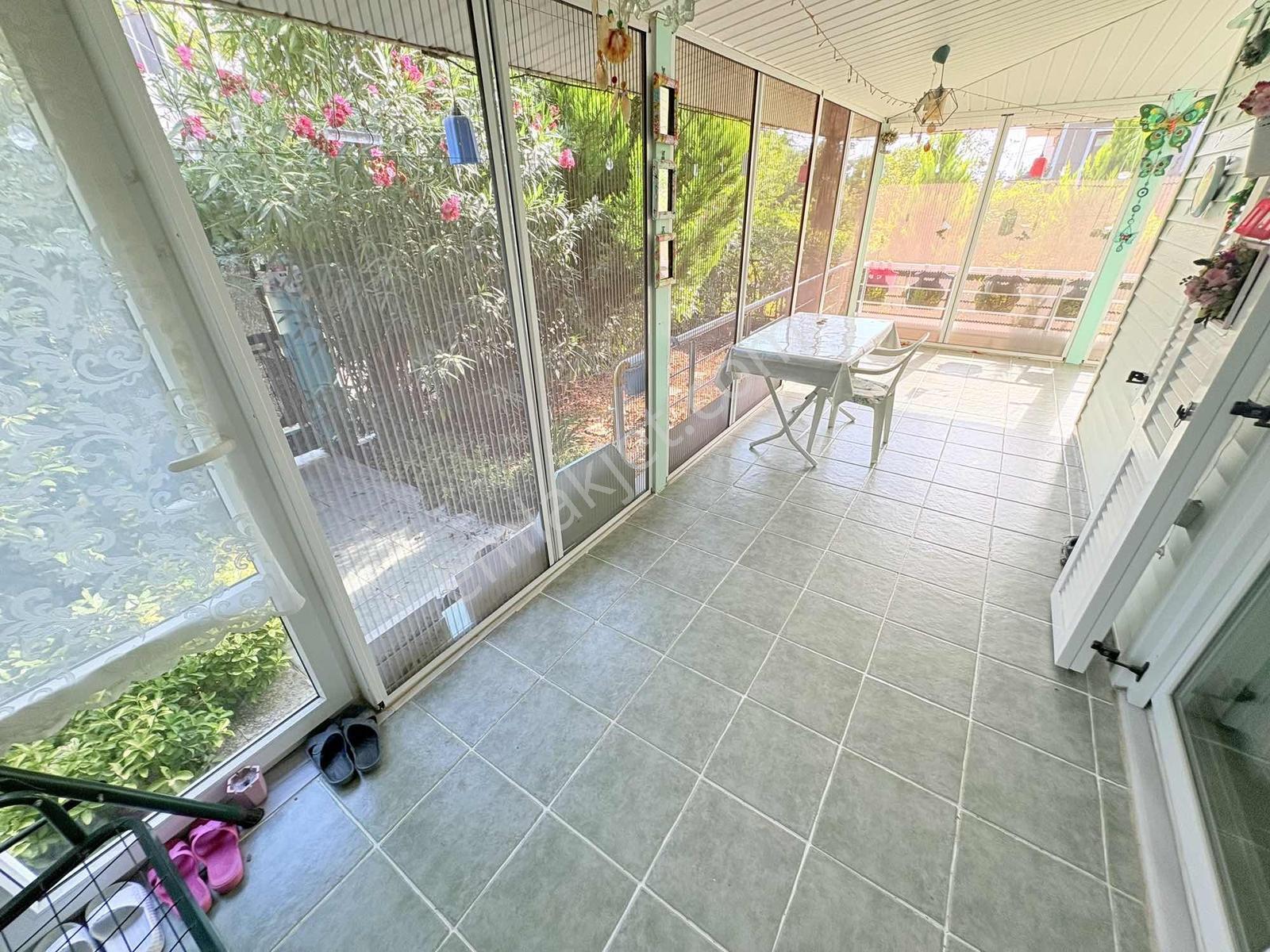 Deniz Tarafında Bahçeli İskanlı Müstakil 2+1 Tek Katlı Villa — fotoğraf 12