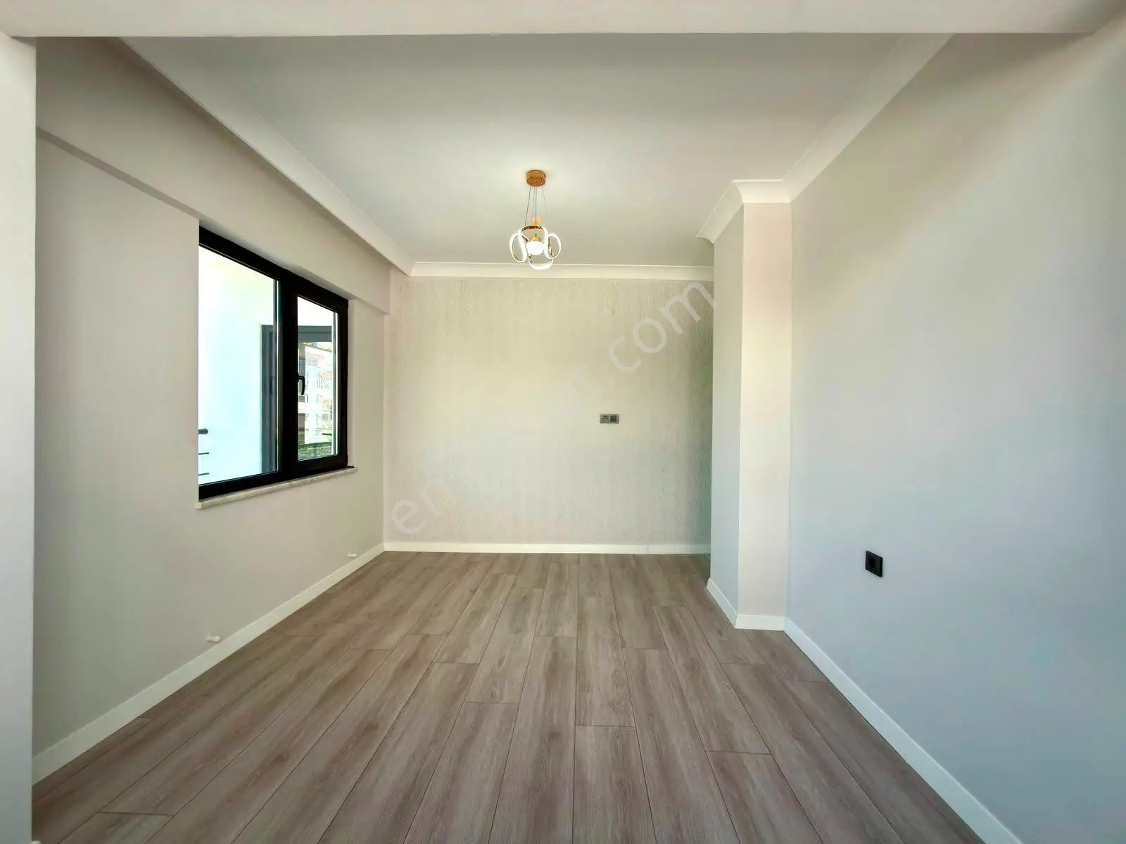 Referans'tan Akçay Merkez'de Ara Kat Ön Cephe Modern 2+1 Daire — fotoğraf 10
