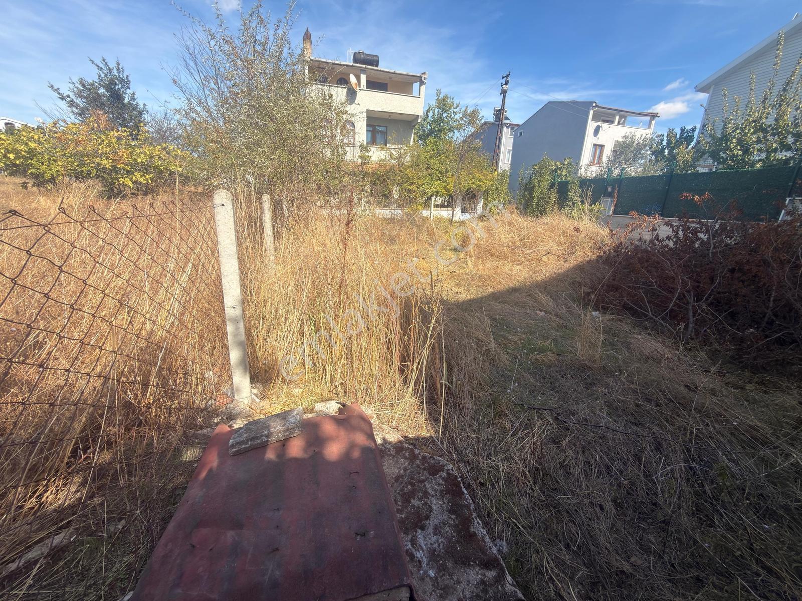 Marmara Ereğlisi Yeniçiftlik'te 140 M² Net, Tel Çitli Arsa — fotoğraf 2