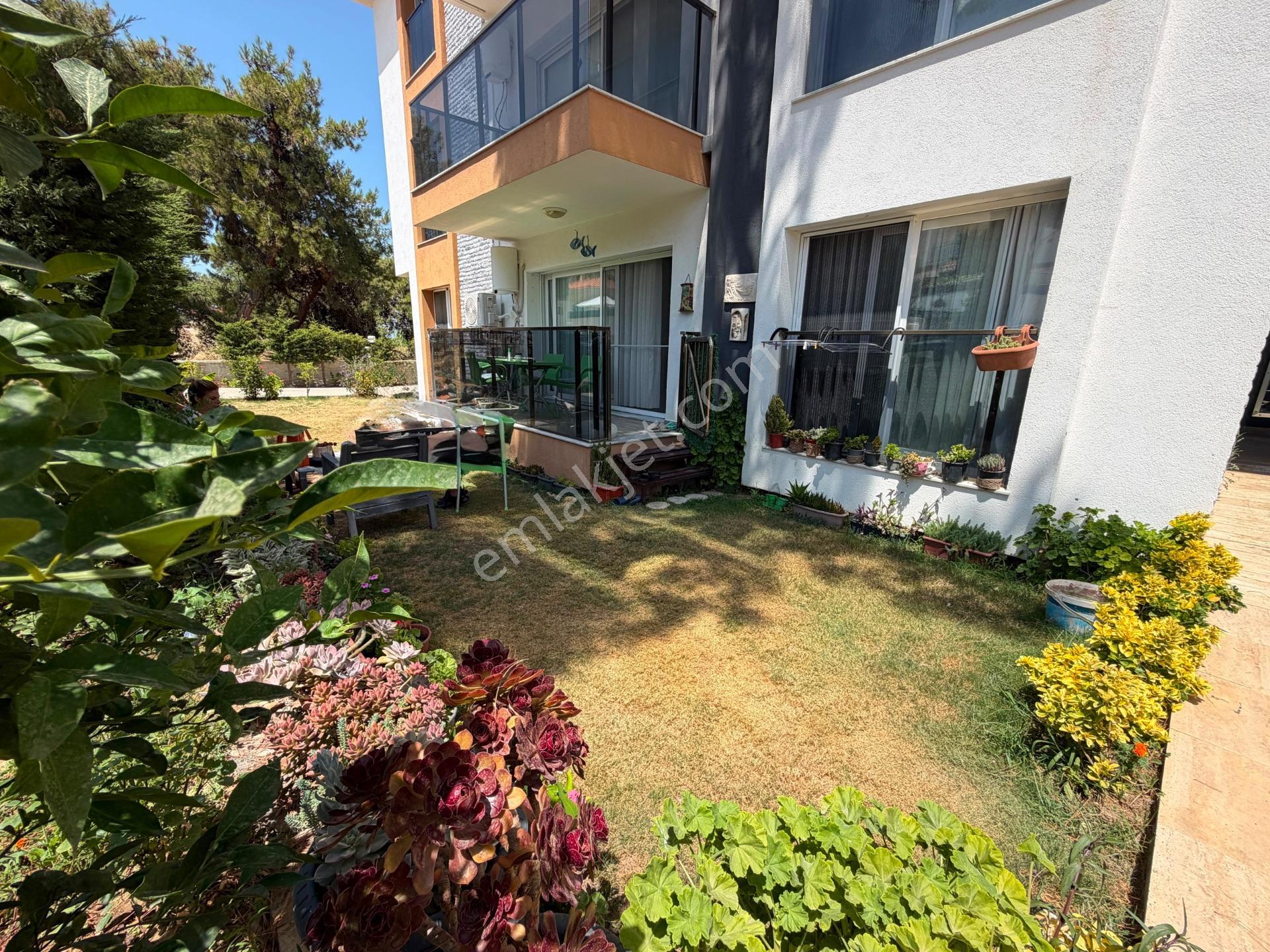 Kuşadası Davutlar Bahçe Katı 1+1 Havuzlu Daire — fotoğraf 2