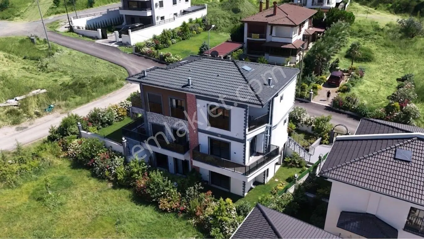 Ay Emlaktan Burhaniye İskele'de Deniz Manzaralı Otoparklı Satılık 4+1 Ultra Lüks Müstakil Villa — fotoğraf 2