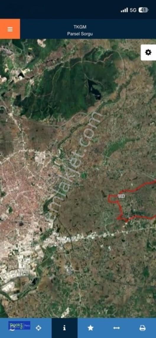 Sakarya Erenler Küçük Esencede Yatırımlık İşletmeye Komşu Tarla