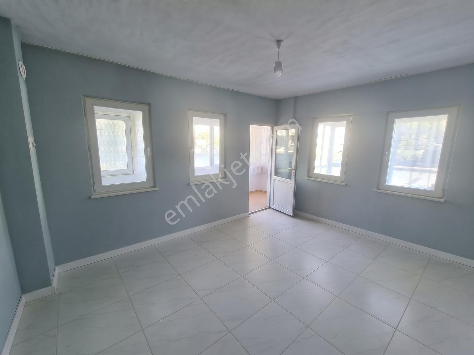 Edremit Zeytinli Site İçinde Ön Cephe 2+1 Satılık Daire — fotoğraf 7