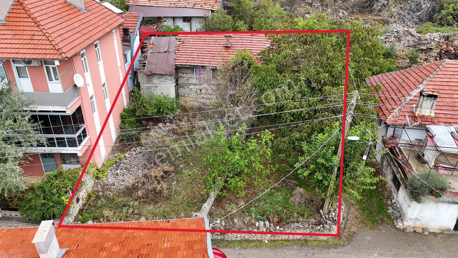 Değirmenlik'te Satılık 401 M2 Arsa İçinde Eski Düğmeli Taş Ev — fotoğraf 5