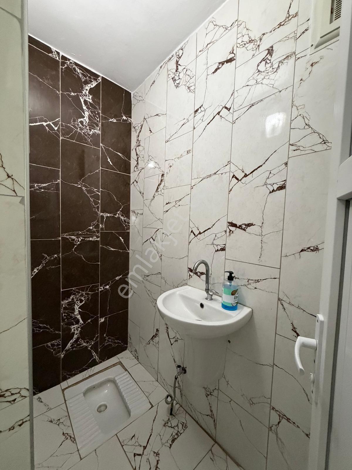 Prestij'den Sağlık'ta G.m.k Üzerinde Tertemiz Ayrı Mutfak 2+1 — fotoğraf 17