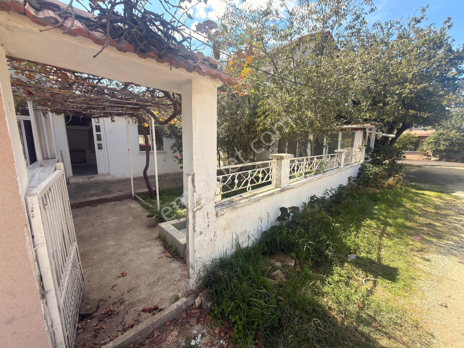 Marmara Ereğlisi Yeniçiftlik'Te 170 M² Arsa İçerisinde Tek Katlı