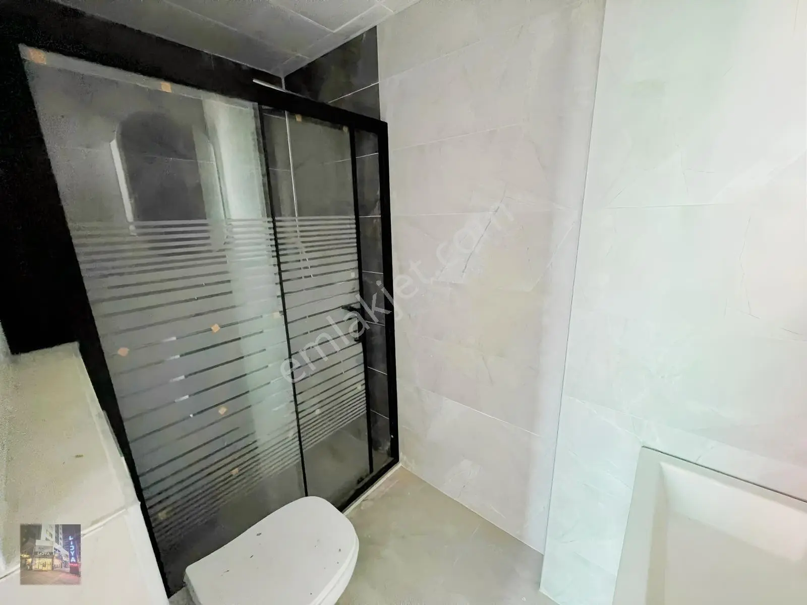 Erdemli Ayaş'ta Havuzlu İskanlı Geniş Peyzaj Satılık Daire — fotoğraf 3