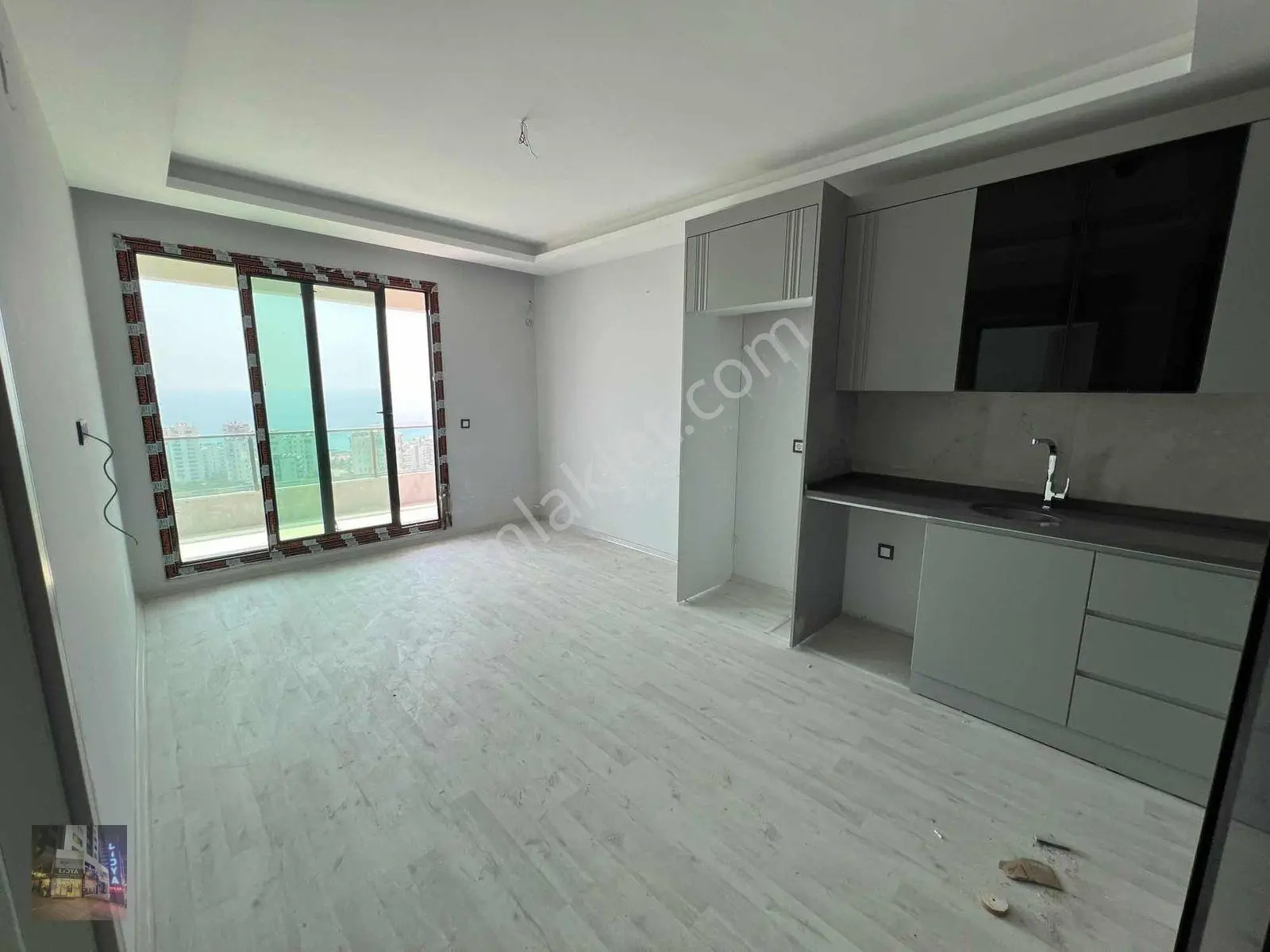 Erdemli Ayaş'ta Havuzlu İskanlı Geniş Peyzaj Satılık Daire — fotoğraf 8