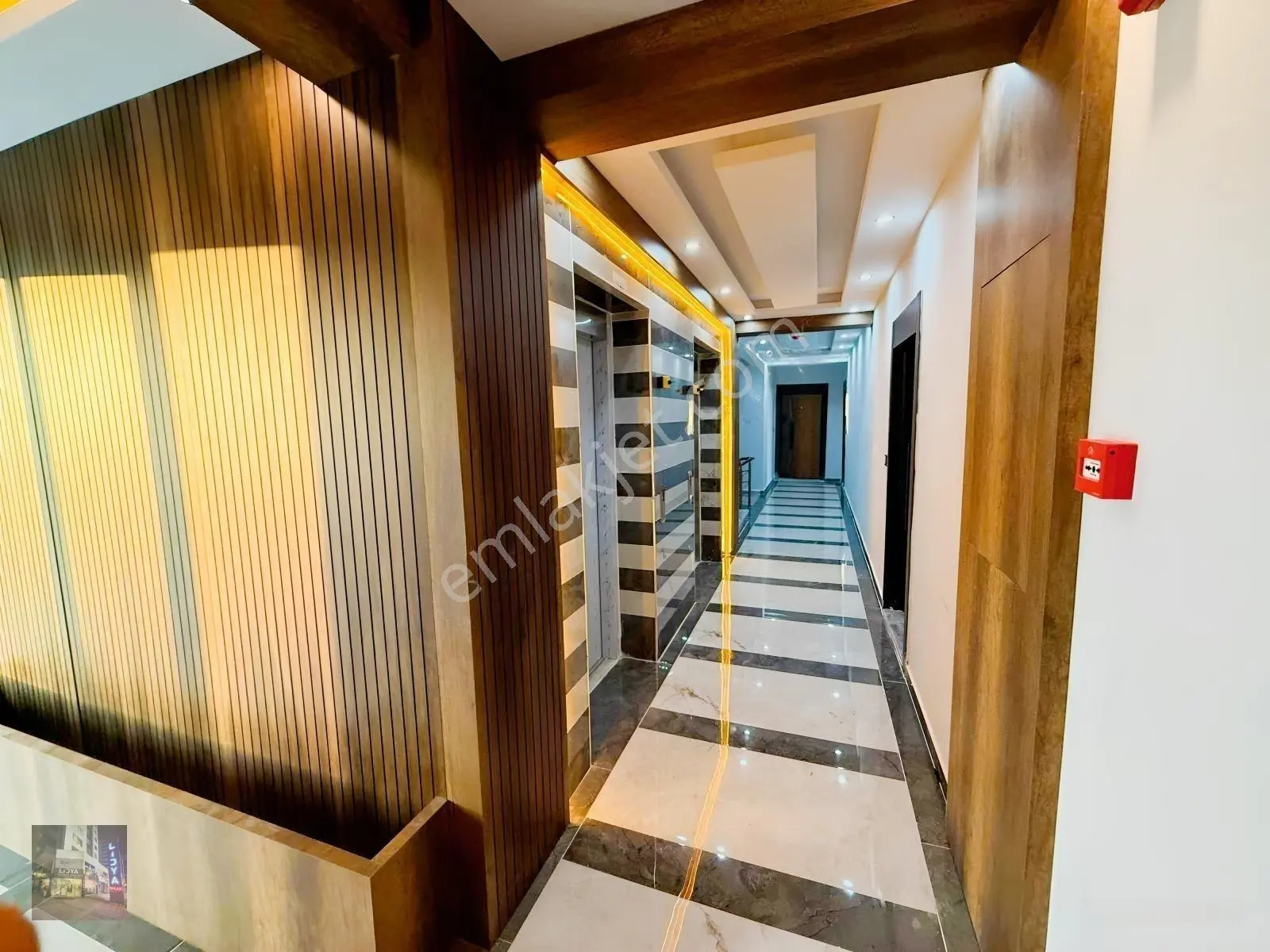 Erdemli Ayaş'ta Havuzlu İskanlı Geniş Peyzaj Satılık Daire — fotoğraf 9