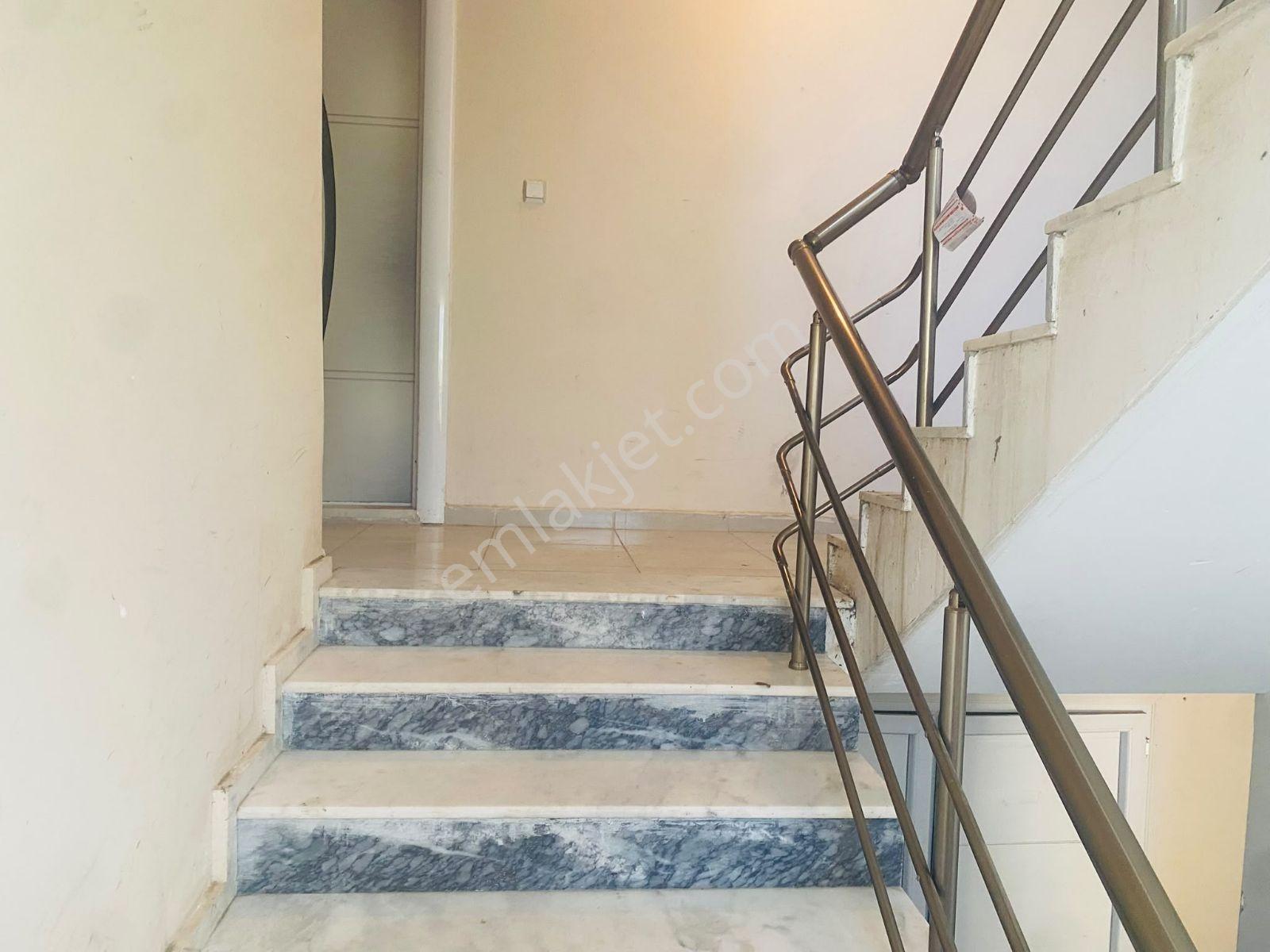 Kampüse Yakın Geniş Balkonlu 1+1 — fotoğraf 7