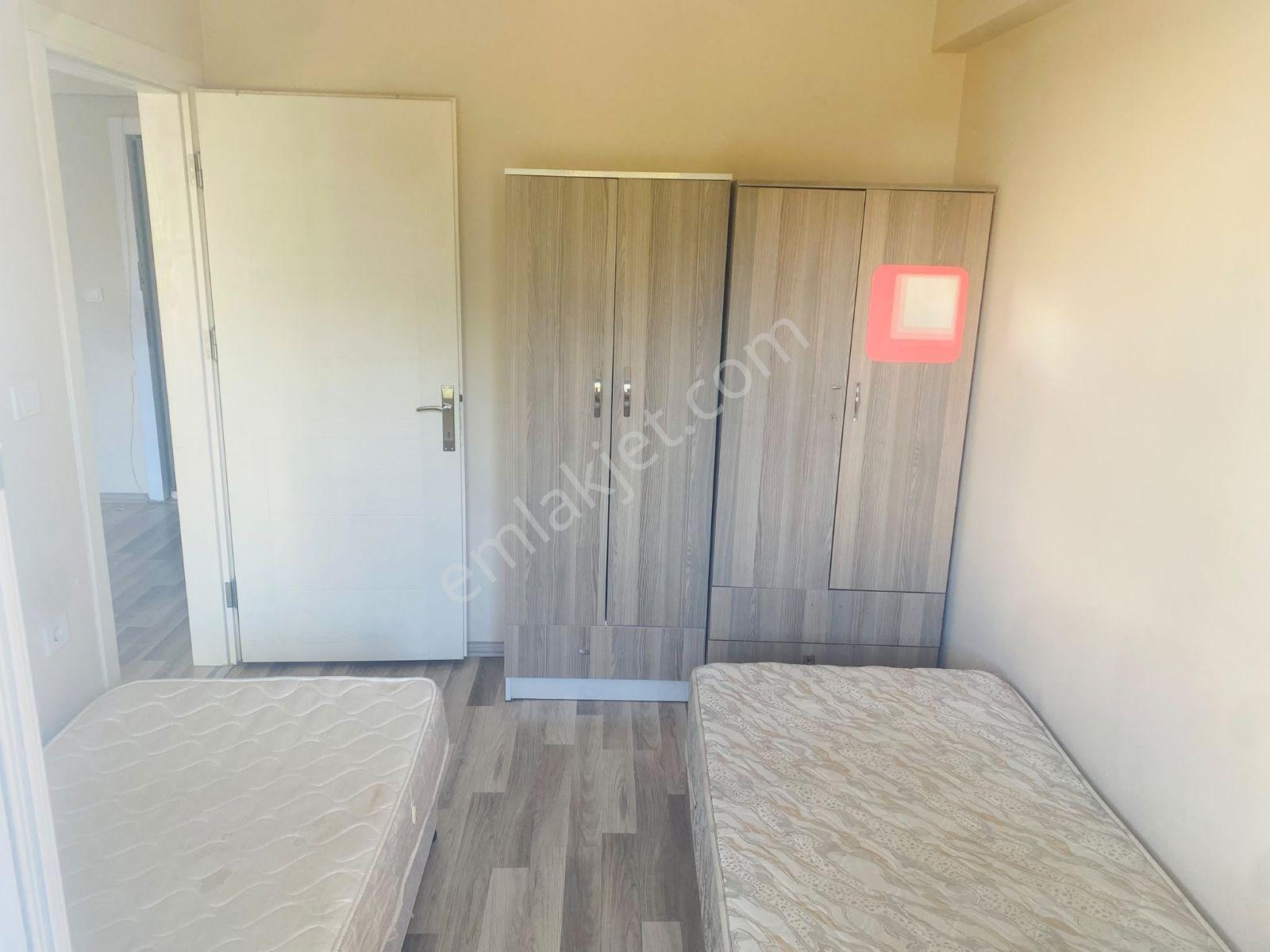 Kampüse Yakın Geniş Balkonlu 1+1 — fotoğraf 11