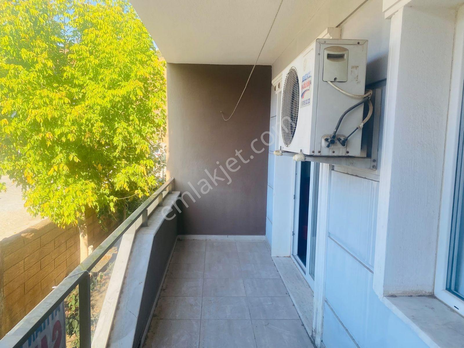 Kampüse Yakın Geniş Balkonlu 1+1 — fotoğraf 12