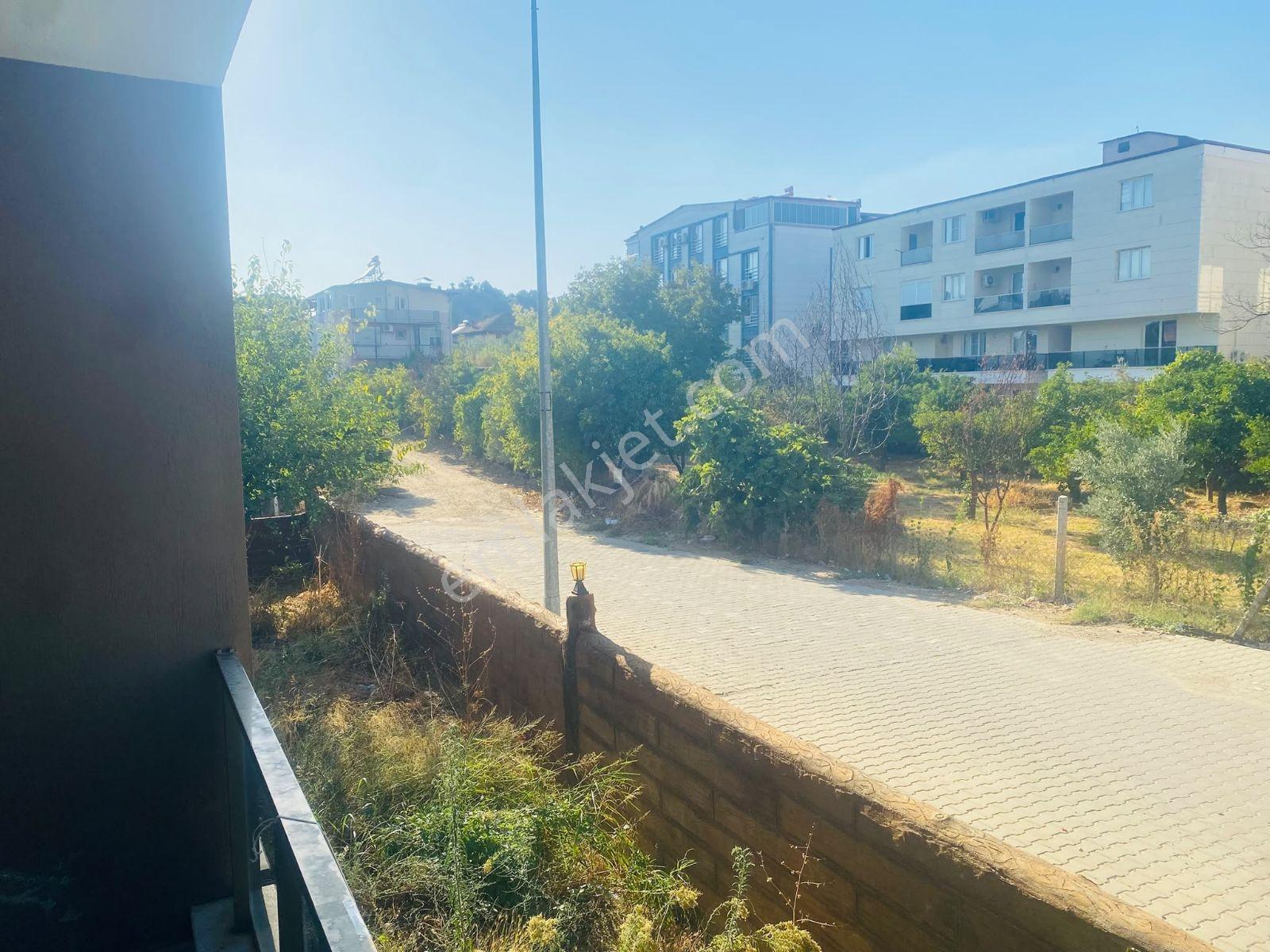 Kampüse Yakın Geniş Balkonlu 1+1 — fotoğraf 17