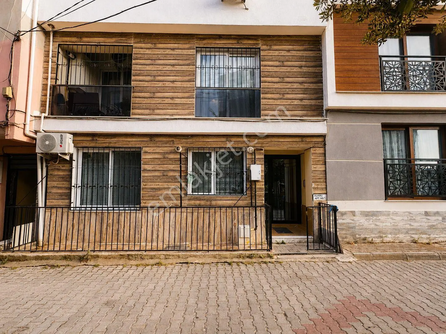 Remax Arma'Dan İzmir Buca Çamlıkule Metro Yakını Satılık