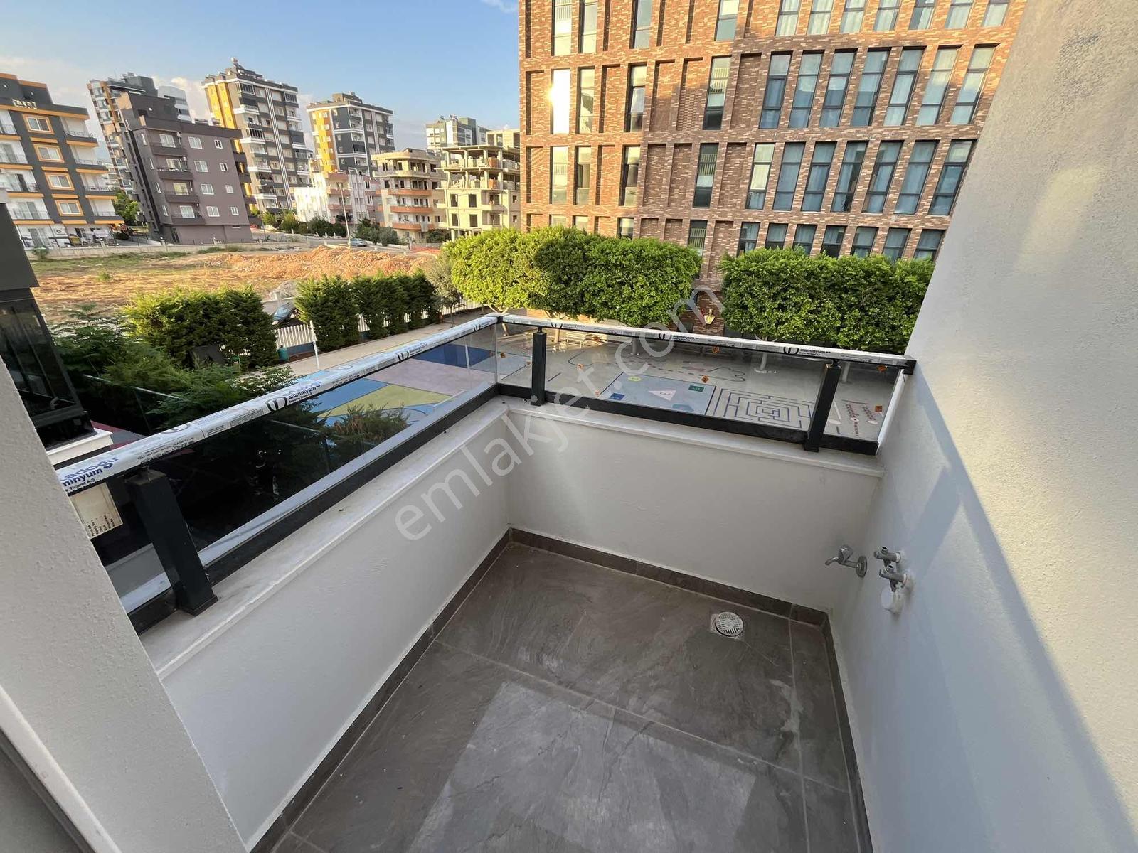 Yukarı Alata'da Site İçi 2+1 Sıfır Daire !! — fotoğraf 9