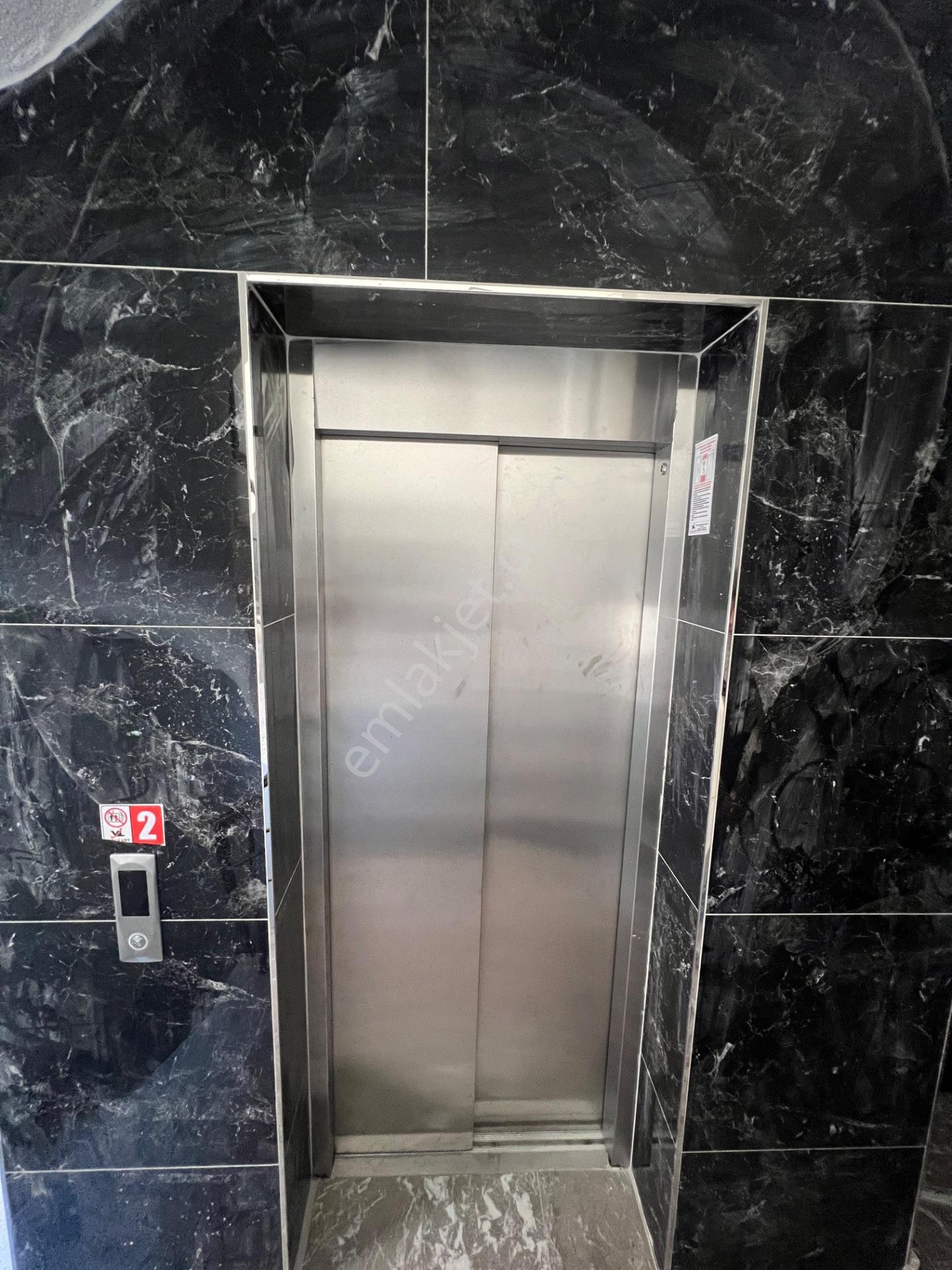 Aydın/didim’de Tercih Edilen Konumda 3+1 Geniş Teraslı Satılık Daire — fotoğraf 2
