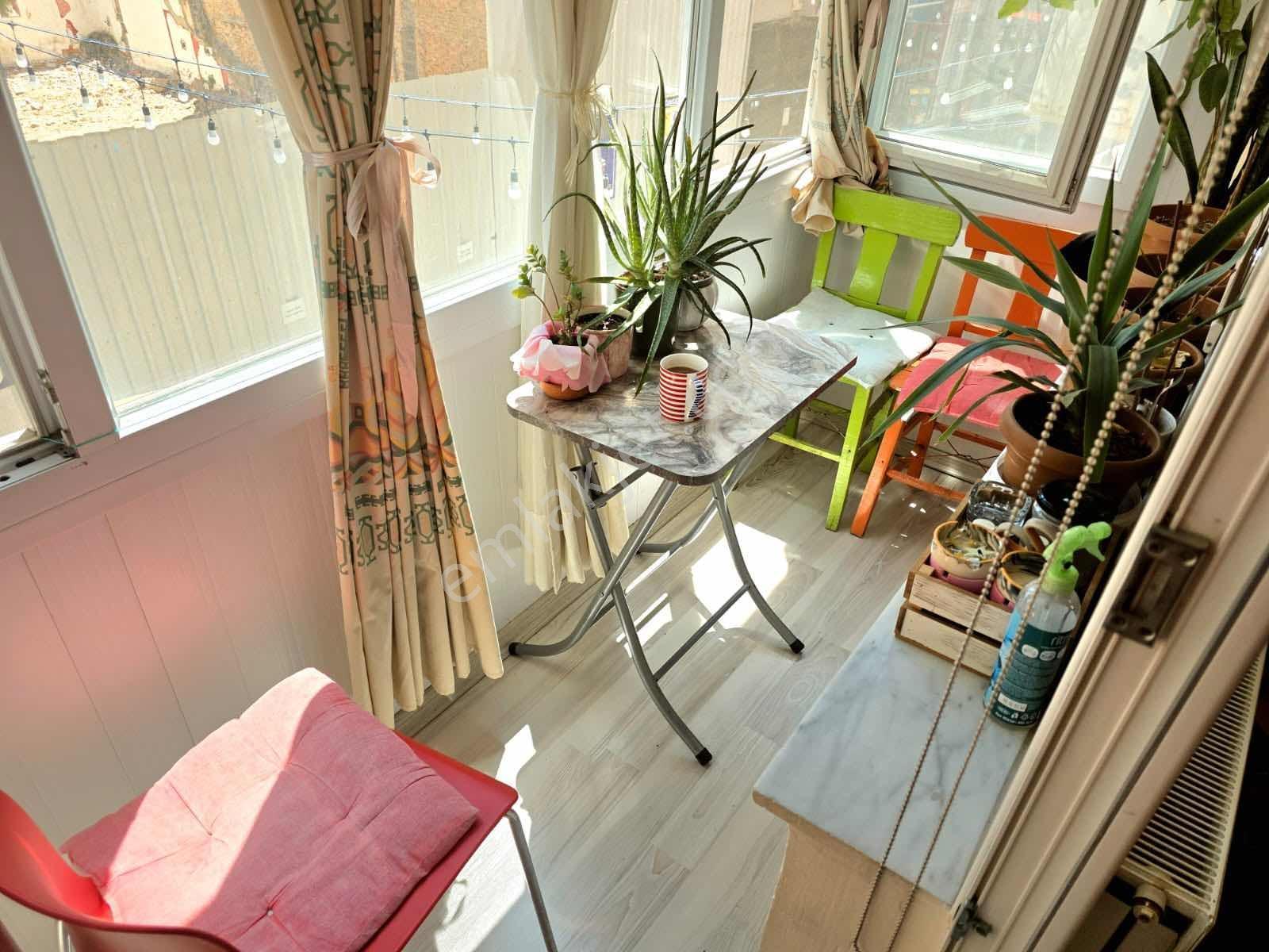 Karşıyaka Çarşı 2+1 Ara Kat Satılık Daire — fotoğraf 9