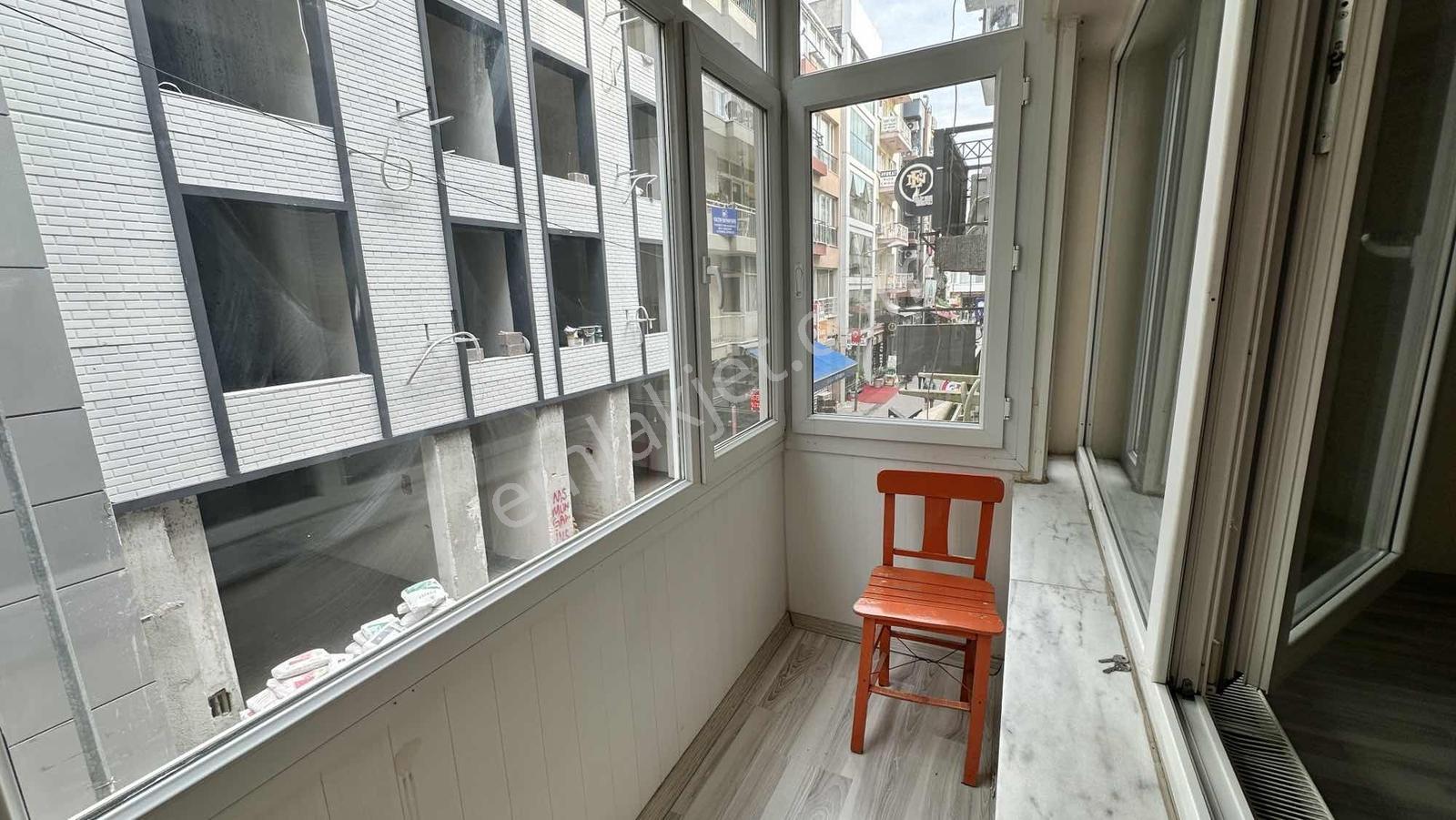 Karşıyaka Çarşı 2+1 Ara Kat Satılık Daire — fotoğraf 16