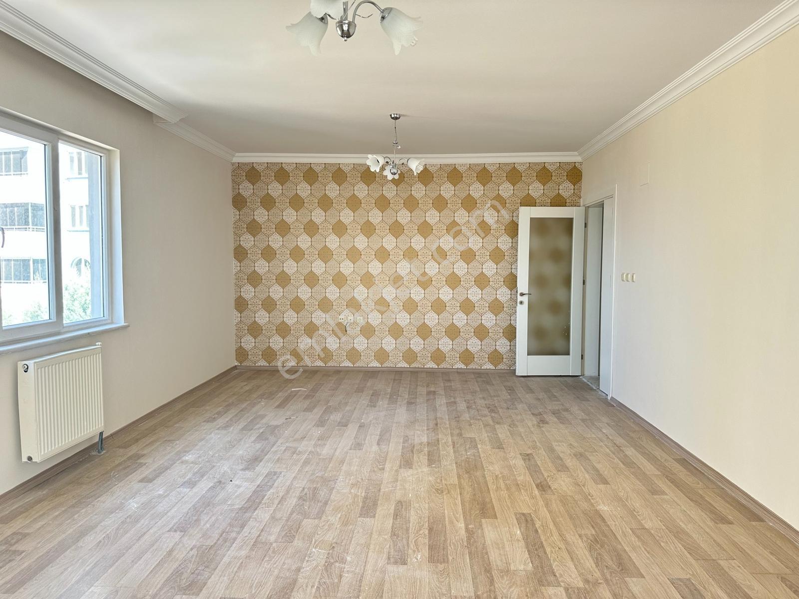 Yeni Rota Emlaktan Daire İçi Yenilenmiş Geniş 4+1 Satılık Daire — fotoğraf 4