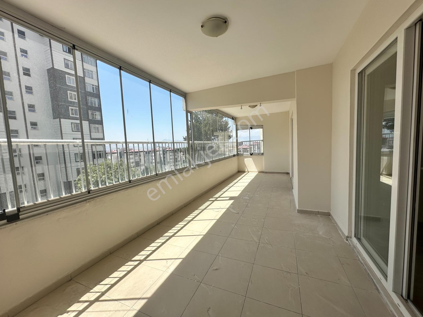 Yeni Rota Emlaktan Daire İçi Yenilenmiş Geniş 4+1 Satılık Daire — fotoğraf 6
