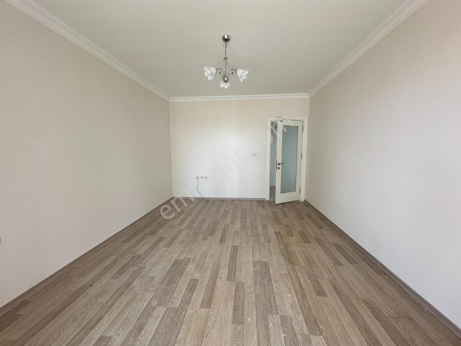 Yeni Rota Emlaktan Daire İçi Yenilenmiş Geniş 4+1 Satılık Daire — fotoğraf 10