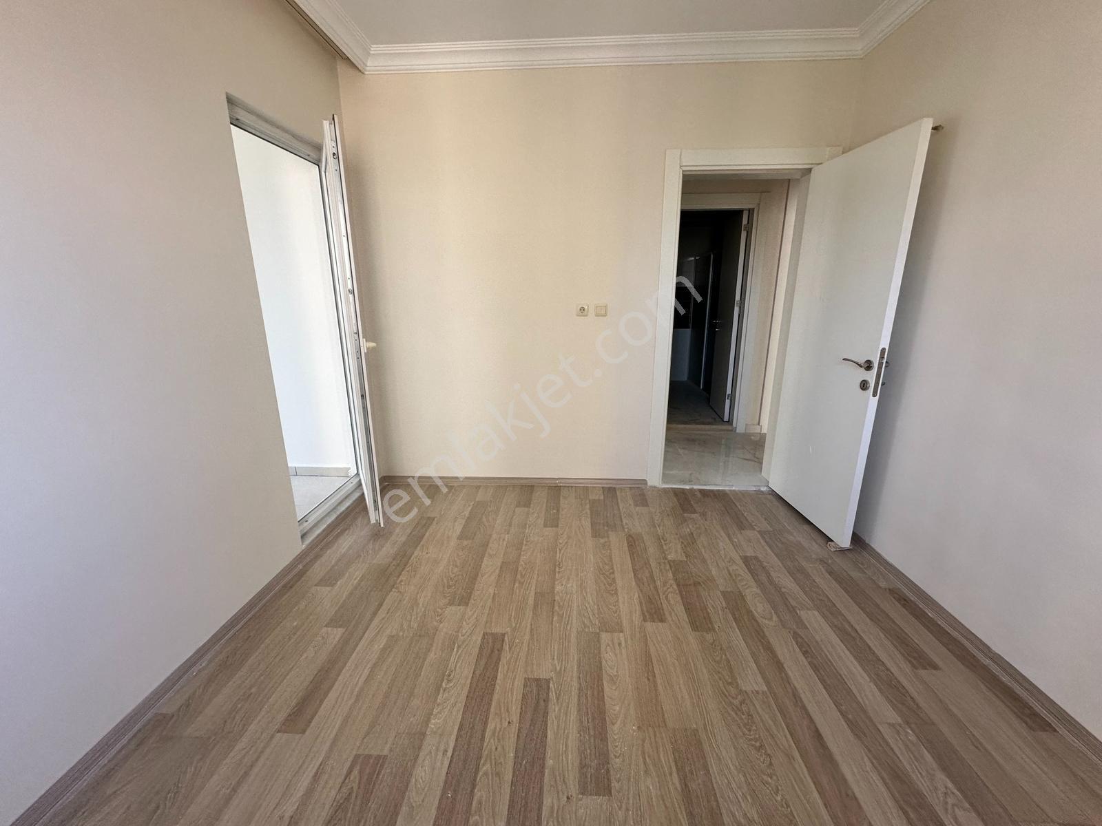 Yeni Rota Emlaktan Daire İçi Yenilenmiş Geniş 4+1 Satılık Daire — fotoğraf 13