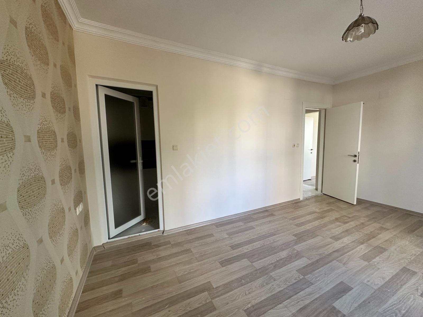 Yeni Rota Emlaktan Daire İçi Yenilenmiş Geniş 4+1 Satılık Daire — fotoğraf 24