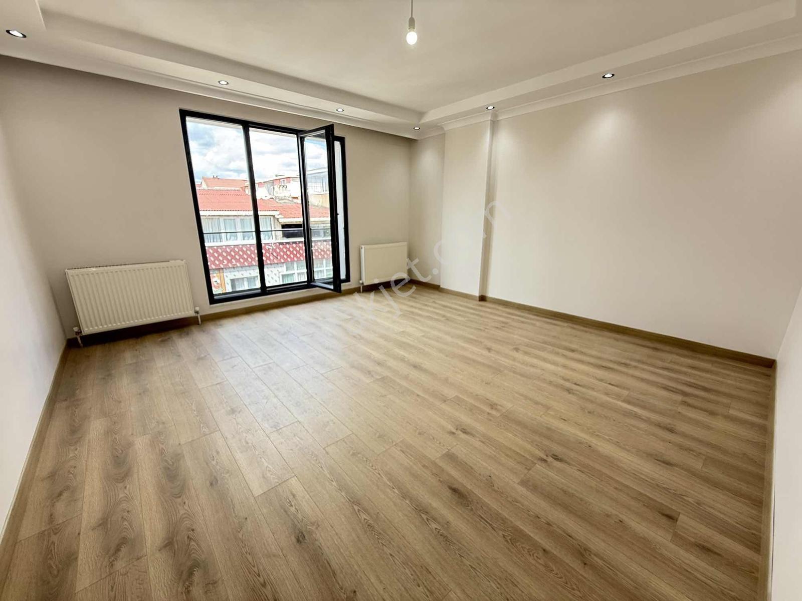 Mercan Emlak'tan Sıfır Asansörlü,balkonlu,tuvalet Banyo Ayrı 2+1 — fotoğraf 2