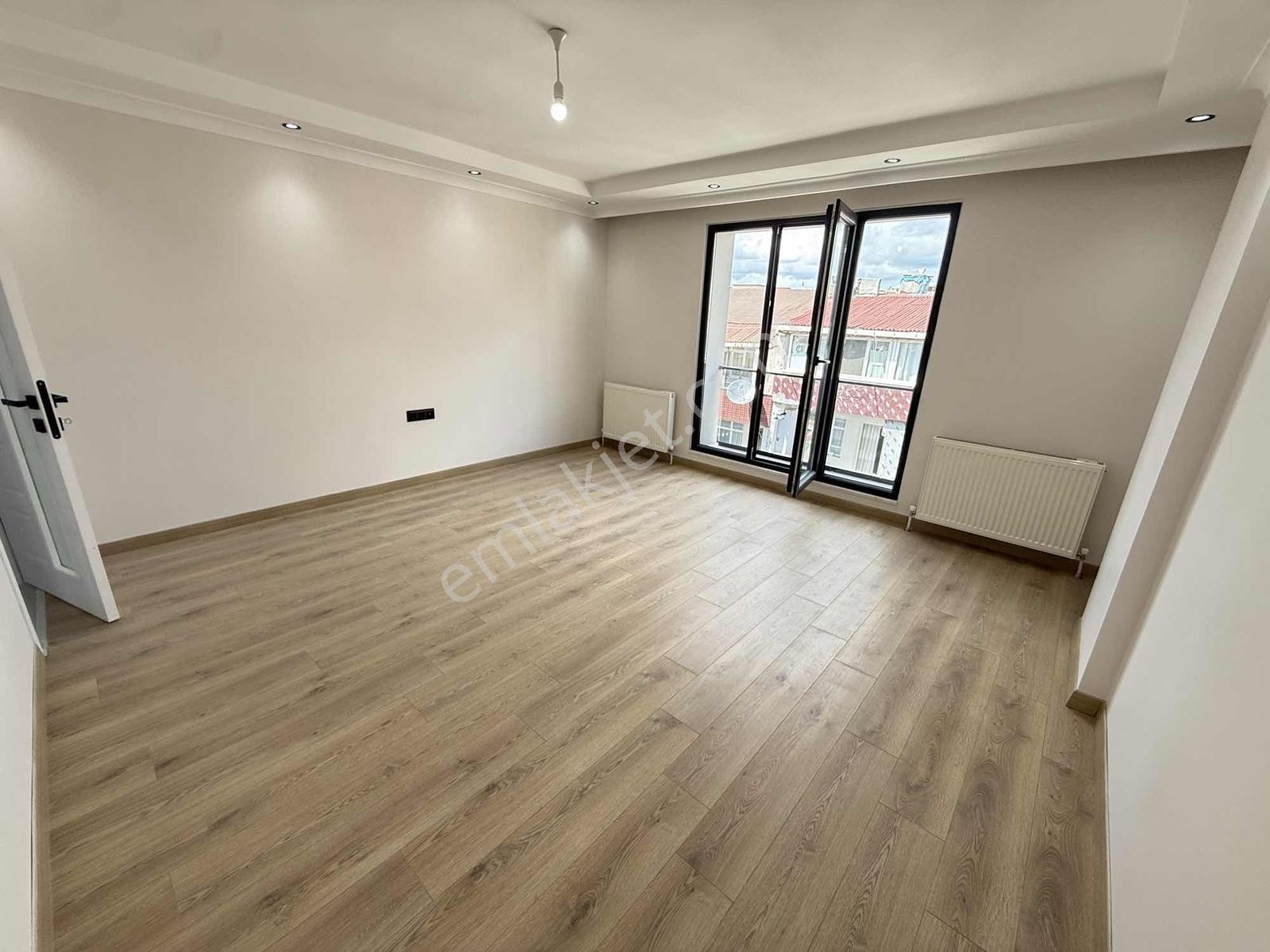 Mercan Emlak'tan Sıfır Asansörlü,balkonlu,tuvalet Banyo Ayrı 2+1 — fotoğraf 3