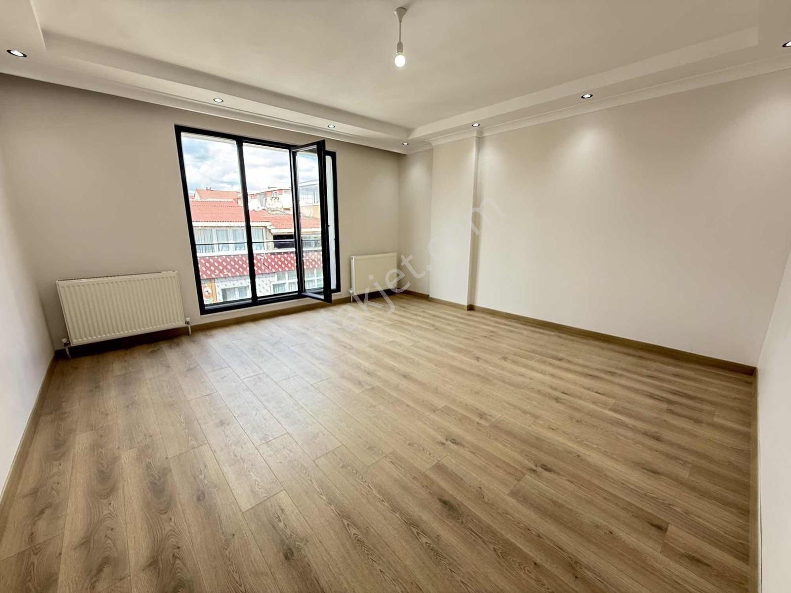 Mercan Emlak'tan Sıfır Asansörlü,balkonlu,tuvalet Banyo Ayrı 2+1 — fotoğraf 4