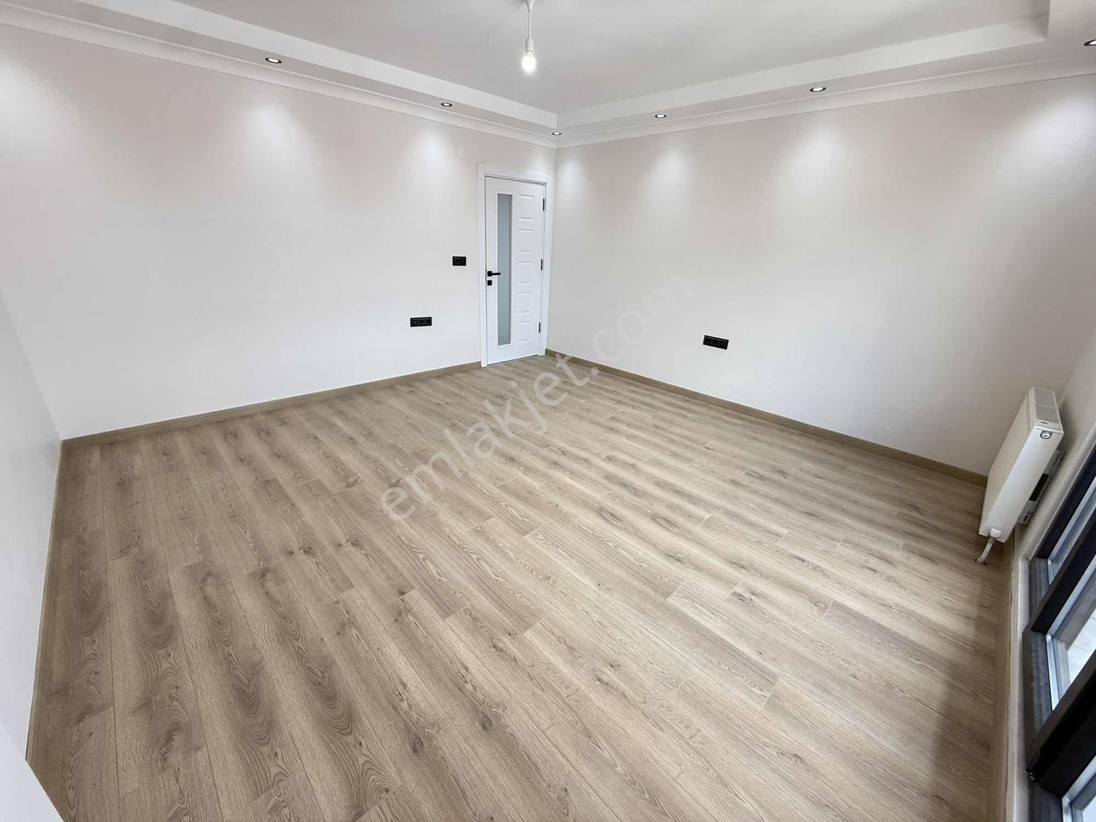 Mercan Emlak'tan Sıfır Asansörlü,balkonlu,tuvalet Banyo Ayrı 2+1 — fotoğraf 5